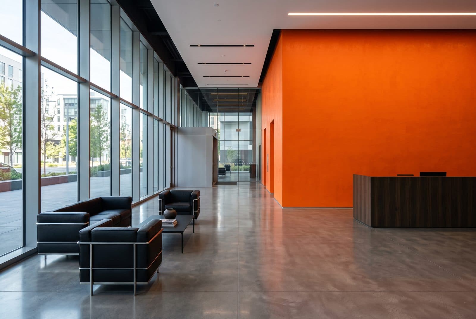 Büro-Lobby in Orange